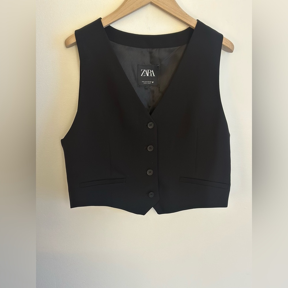 Zara Black Buttoned Vest Top
